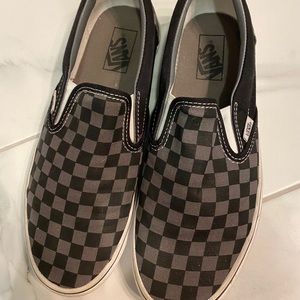 men’s size 10 black checkered vans